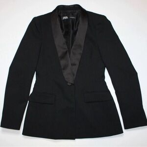 Zara Women's Tuxedo Style Blazer Jacket with Satin Lapel in Black size S